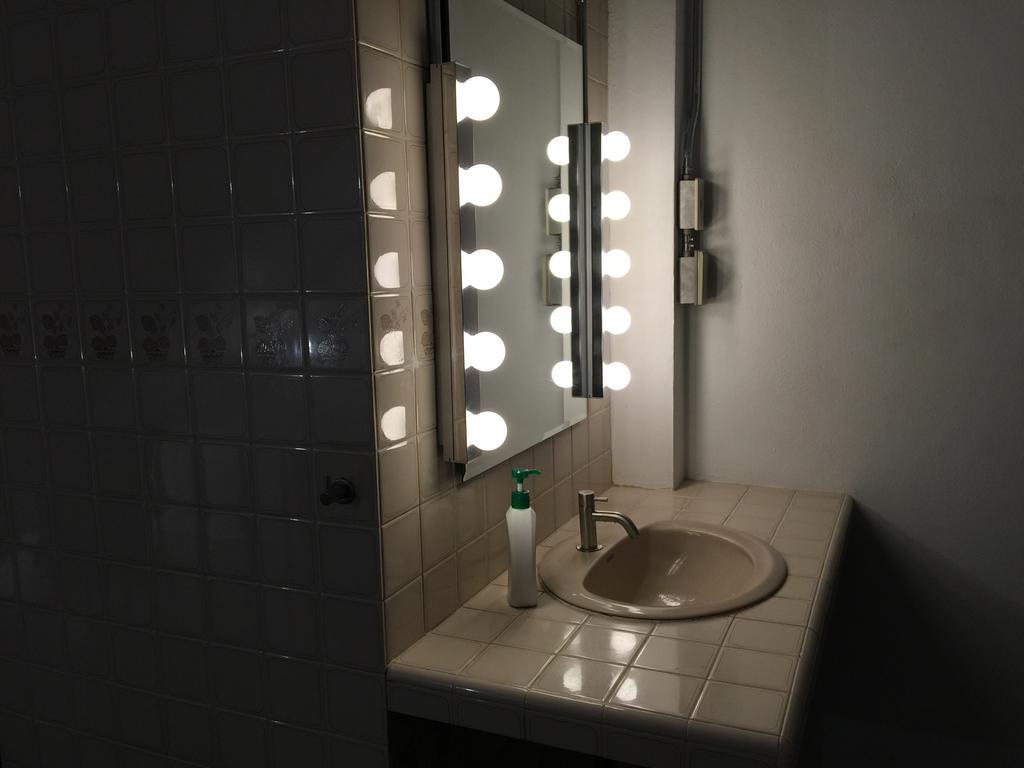 42 Guest House Μπανγκόκ Εξωτερικό φωτογραφία