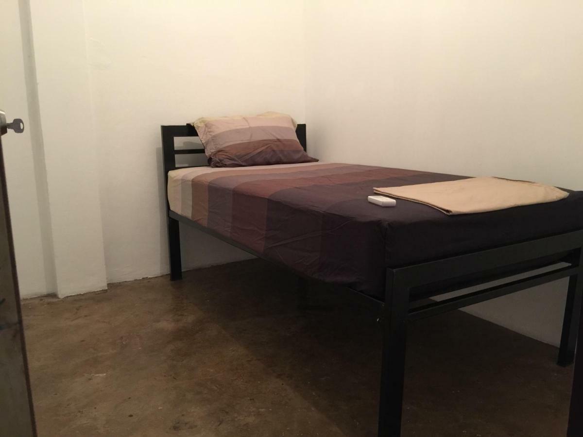 42 Guest House Μπανγκόκ Εξωτερικό φωτογραφία